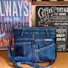 Item thumbnail for item 5e92911b-59ec-4804-8644-0a604087fcf9