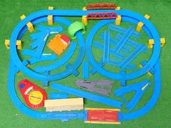 プラレール　ぐるぐる無限ループ・メガネ型コース・ノーマル レイアウト