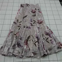 ◇ ⊂ アプワイザーリッシェ Apuweiser-riche 花柄フレアスカート ベージュ系 レディース E  【1512220023688】