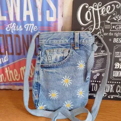 144★USEDダメージデニムリメイク★サコッシュ★フラワーペイント★ショルダーバッグ★リメイクデニム★