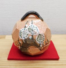 逢絢亭・新品】茶道具 香合 楽焼 赤楽 乾山 槍梅の図 佐々木昭楽 共