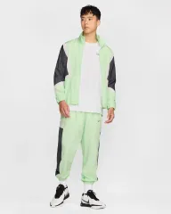 (新品) NIKE ウィンドブレーカー