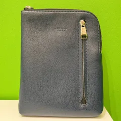 【長】ultima TOKYO ウルティマトーキョー ショルダーバッグ サコッシュ レザー メンズ ロゴ 紺 ネイビー 青系 寒色 コンパクト 軽量 高級感【600SY】D12のサムネイル