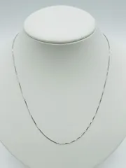 【安心安定の定番）K18WG ベネチアン ネックレス チェーン 45cmスライド機能付 約1.3ｇ 幅 約0.6㎜ ホワイトゴールド