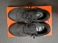 NIKE ストラクチャー26 安定化 オールブラック 275サイズ (270 オススメ)