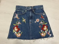 ザラ XS フラワー刺繍 デニムミニスカート