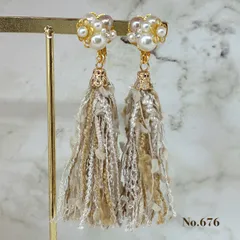 No.676 パール　フラワー　ベージュ 引きそろえ糸　タッセル　ピアス/イヤリング