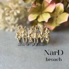 6人のエンジェルブローチ　天使 ゴールド 結婚式 入学式 オケージョン 教会 個性的 アート 卒業式 シンプル レトロ 大人 お洒落 クラシカル ヴィンテージ調 アンティーク調 可愛い 上品 かわいい カジュアル コサージュ ギフト プレゼント 新品未使用