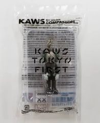 KAWS 本物 コンパニオン キーホルダー Tokyo Tシャツ シュプリーム