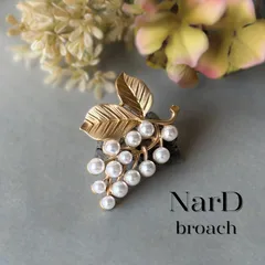 アンティーク調の木の実ブローチ　パール ゴールド 結婚式 入学式 オケージョン アート 卒業式 シンプル レトロ 大人 お洒落 クラシカル ヴィンテージ調 アンティーク調 可愛い 上品 かわいい カジュアル コサージュ ギフト プレゼント 新品未使用