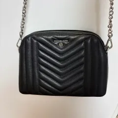 マイケルコース クロスバック ブラック 出品