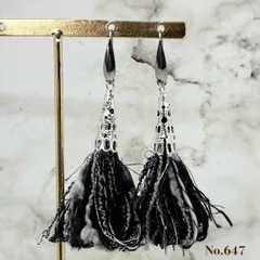 No.647 パール　ブラック　引きそろえ糸　タッセル　フックピアス　サージカルステンレス　/イヤリングに変更可能