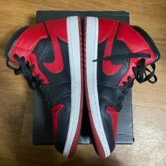 ナイキ エア ジョーダン 1 ブラック/レッド ハイ スニーカー