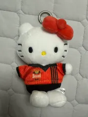 お正月セール！【新品未使用】ハローキティ × FC東京ストラップ付きぬいぐるみ 2026年最新】FCキティの人気アイテム - メルカリ