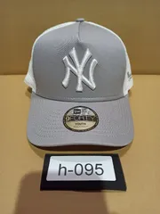 【在庫処分】【送料無料 (沖縄・離島以外)】ニューエラ ニューヨーク・ヤンキース 9FORTY ユース メッシュキャップ グレー ホワイト 刺繍ロゴ 調整可能【h-095】