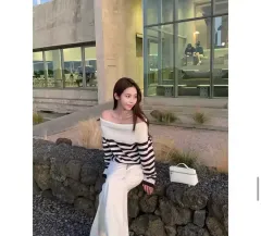 ネイビー アイボリー ストライプ ボーダー柄 オフショルダー ニット