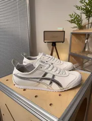 新品未使用Onitsuka Tiger オニツカタイガー MEXICO 66 スニーカー ホワイト シルバー 男女兼用 箱付き