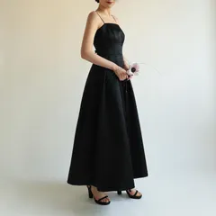 【新品】・未使用】バンケットや写真撮影に最適な、ハイセンスなブラックのヘプバーン風ウェディングドレス