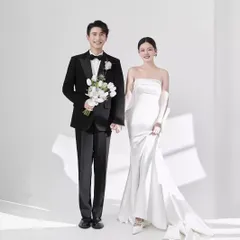 【新品・未使用】ブラックのハイスリーブウェディングドレス（ハイスリーブデザイン）（バンケットやフォトスタジオ用）