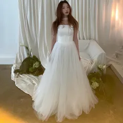 【新品・未使用】フレンチスタイル ストラップレスエレガントなホワイトのハイセクシーなブライダルドレス。ウェディングバンケットに最適。