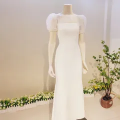 【新品・未使用】結婚式や宴会に最適な、フレンチスタイルのストラップレス、ハイスリーブ、ヘップバーン風ウェディングドレス