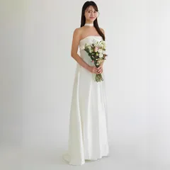 【新品・未使用】フレンチスタイル ウェディングドレス 高感度な、バンケットスタイル ストラップレス ホワイト ウェディングドレス レディース