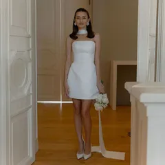 【新品・未使用】フロントが短く、背中がフィットするフレンチスタイルのストラップレスハイウエストウェディングドレス