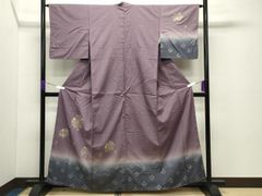 着物 訪問着 赤紫〜緑 染め分け 花柄 花の縁取り金銀の刺繍、あられの 