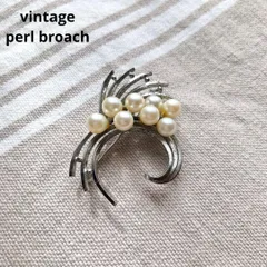 06306ヴィンテージ 本真珠パール8粒の流線型ブローチ卒業式入学式セレモニーに