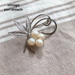06307ヴィンテージ 本真珠パール4粒のお花ブローチ卒業式入学式セレモニーに