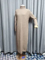 ベージュ タートルネック ニット マキシワンピース