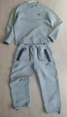 ナイキ テック フリース グレー 上下セット