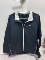 ナイキ 日本 ヴィンテージ ウィンドブレーカー