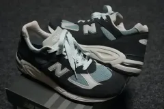 (300) ニューバランス X KITH 990V2 スチールブルー