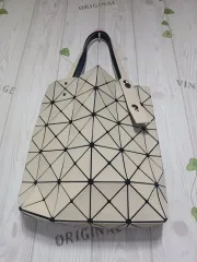 BAO BAO ISSEY MIYAKE バオバオイッセイミヤケ トートバッグ