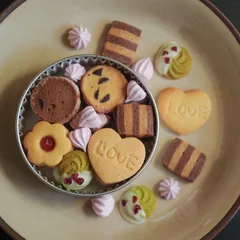 ◻️2月5日まで❣️◻️可愛い丸缶のバレンタインクッキーBOX◻️バレンタインギフト手作りクッキー◻️のサムネイル