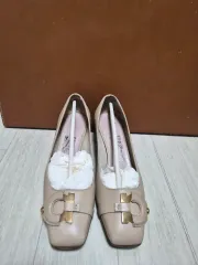 FERRAGAMO フェラガモ ヴァラ パンプス ベージュ レディース 靴