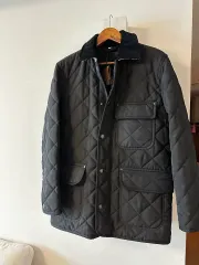 Burberry バーバリー アルファベットステッカー ストーン キルティング ジャケット