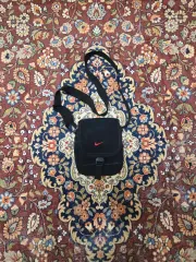 02 NIKE ミニ クロスバッグ オールドスクール