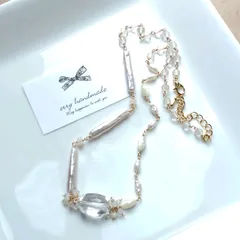 ホワイト・クリアカラーの天然石ネックレス