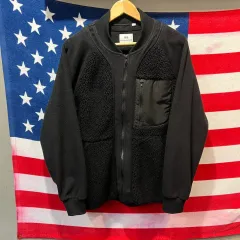 ユニクロ ホワイトマウンテニアリング フリース