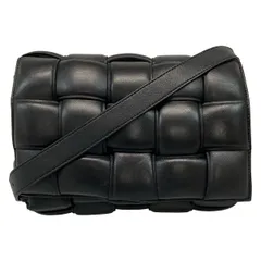 BOTTEGA VENETA(ボッテガヴェネタ) ショルダーバッグ パデットカセット 黒 シルバー金具 ラムスキン