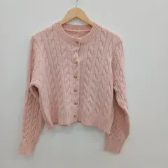 ケーブル編み ゴールドボタン カーディガン