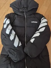 オフホワイト キッズ ブラック ダウン アウター