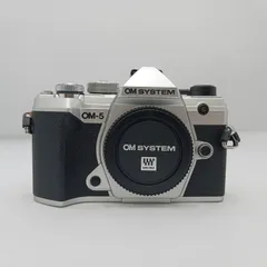 【展示商品】 OMSYSTEM ミラーレス一眼カメラ OM-5 14-150mm II レンズキット シルバー