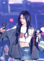 ベイビーMONSTER アヒョン ウィンドブレーカー (adidas アディレニウム アウター)