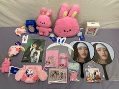 NewJeans bunini  うちわ パワパフコラボ フェイスクッション  ぬいぐるみ バッグチャーム キーリング マスコット  他 ハニ グッズ 大量 セット　710
