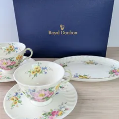 ロイヤルドルトン　カップ＆ソーサ―　2客　プレート　1枚