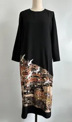 黒留袖リメイク　金色装飾　ロングワンピース　黒　正絹　豪華　作家物　駒刺繍　飛鶴吉祥花文　金彩