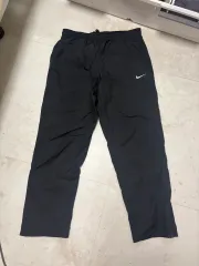 ナイキ ブラック ナイロン パンツ